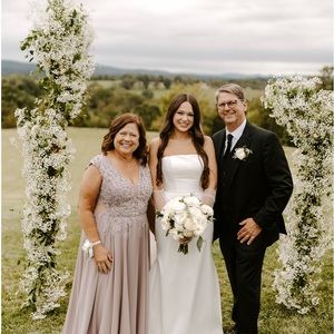 Mother of Bride dress. Wore once 9/23/23. Excellent condition